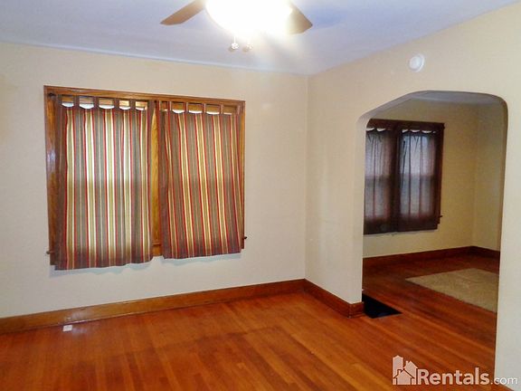 5th image of 11715 Oshawa St