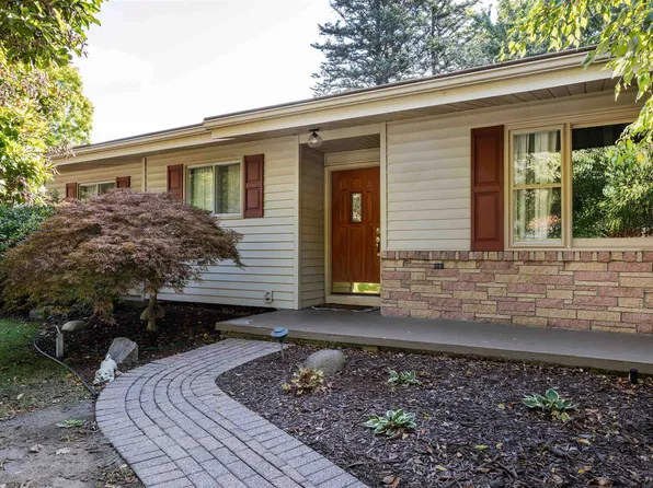 2908 Dawn Dr, Midland, MI 48642