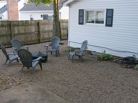 4th image of 381 Rosalind Ave