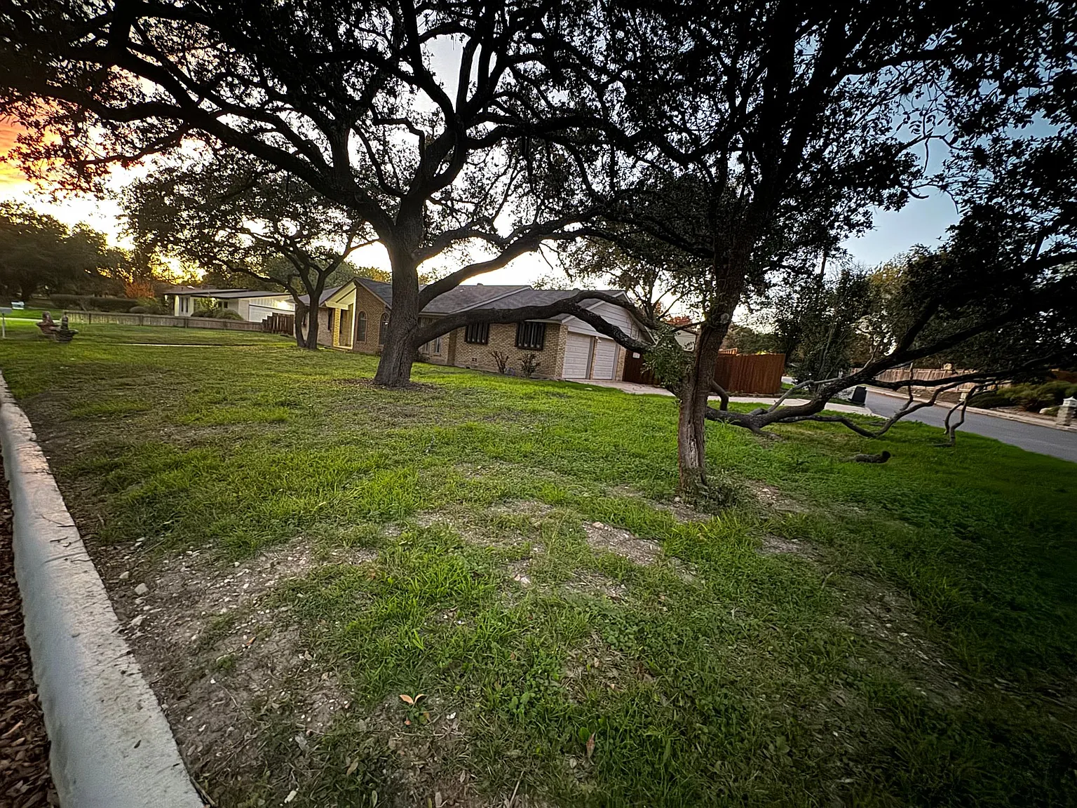 3 bed, 2350 sqft, $2,300 — Photo 1