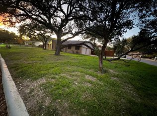200 Shalimar Dr, Castle Hills, TX 78213