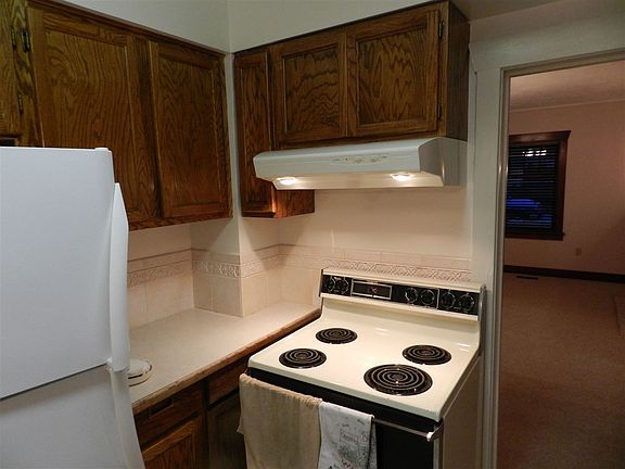 4th image of 418 E Lacrosse Ave