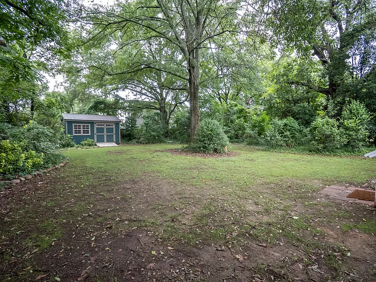 420 Clover St — Photo 36
