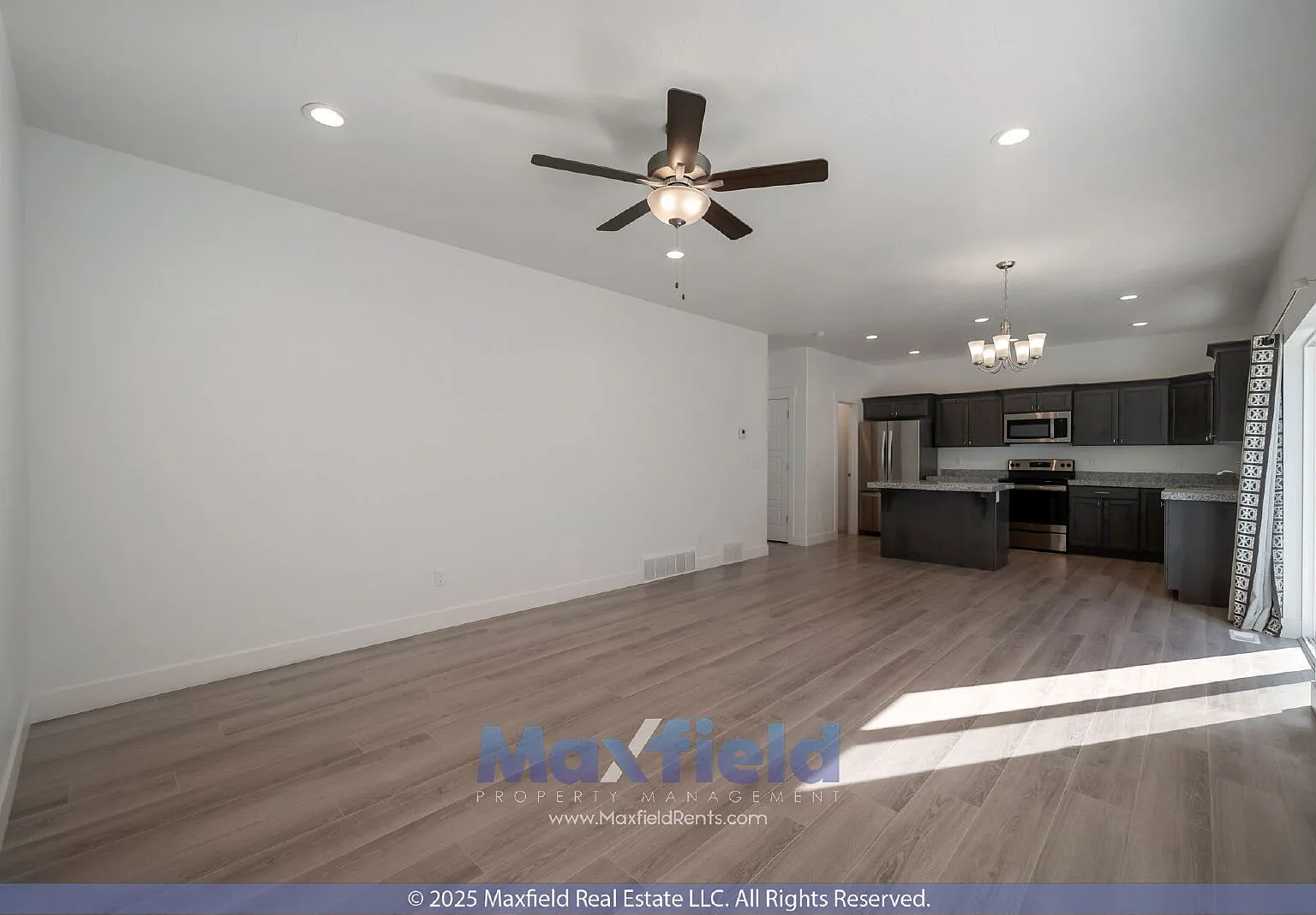 4 bed, 3.5 bath, 2557 sqft, $2,400 — Photo 4