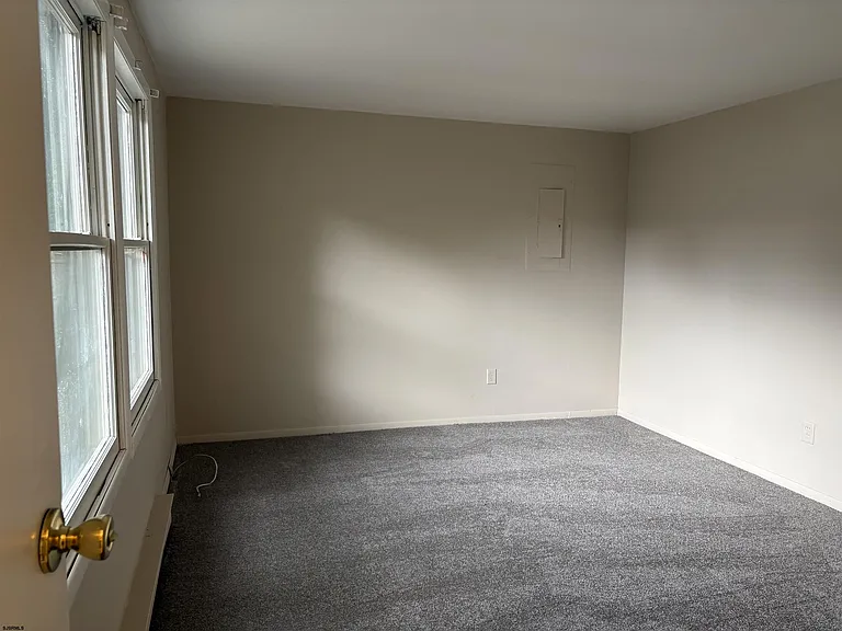 409 Spruce Ave — Photo 11