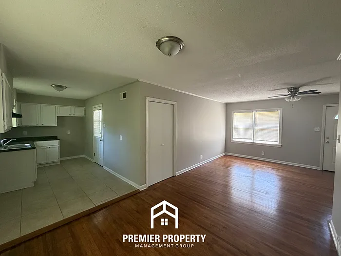1629 Raymore Rd — Photo 4