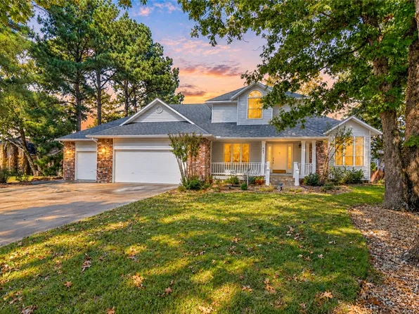 96 Holiday Island Dr, Eureka Springs, AR 72631