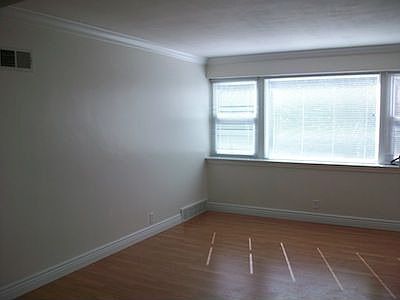 3rd image of 8315 Delmar Blvd #3