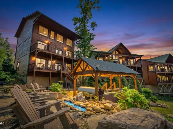 1116 Greenbriar Village Ln, Gatlinburg, TN 37738