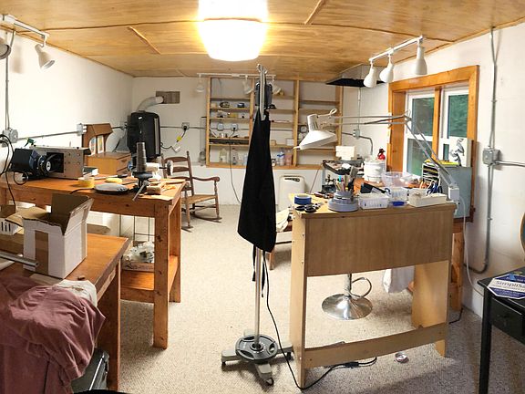 Workshop, could be play room