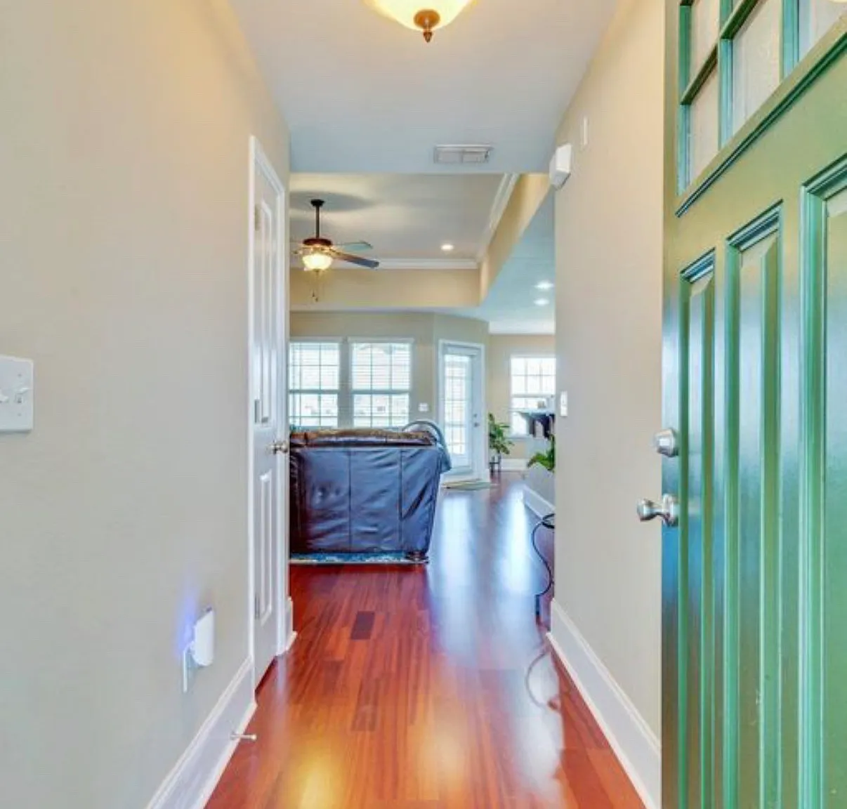 3 bed, 1264 sqft, $2,100 — Photo 4