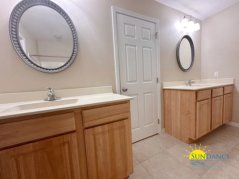 8484 Randall Dr — Photo 11