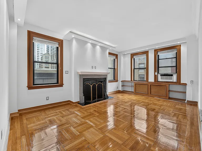 150 W 58th St #11B — Photo 3