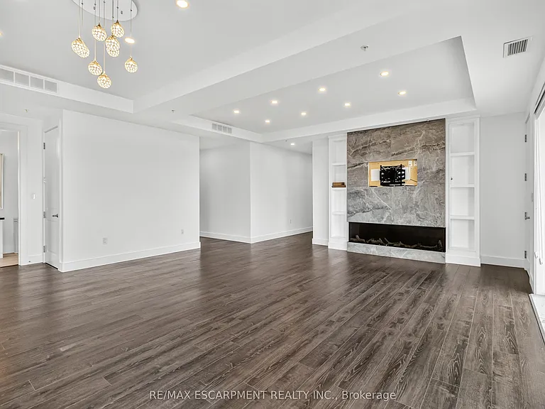 640 Sauve St #602 — Photo 11
