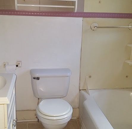 2nd image of 2421 El Tivoli Dr