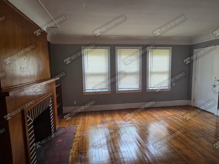 16247 Princeton St — Photo 4