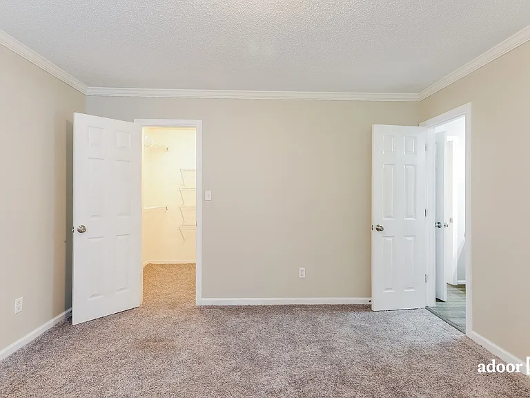 1136 Oak Creek Trl — Photo 13