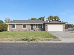 706 W 45th Pl, Kennewick, WA 99337