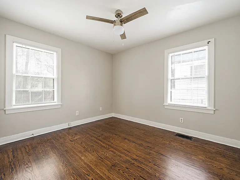 3934 Kennison Ave — Photo 18
