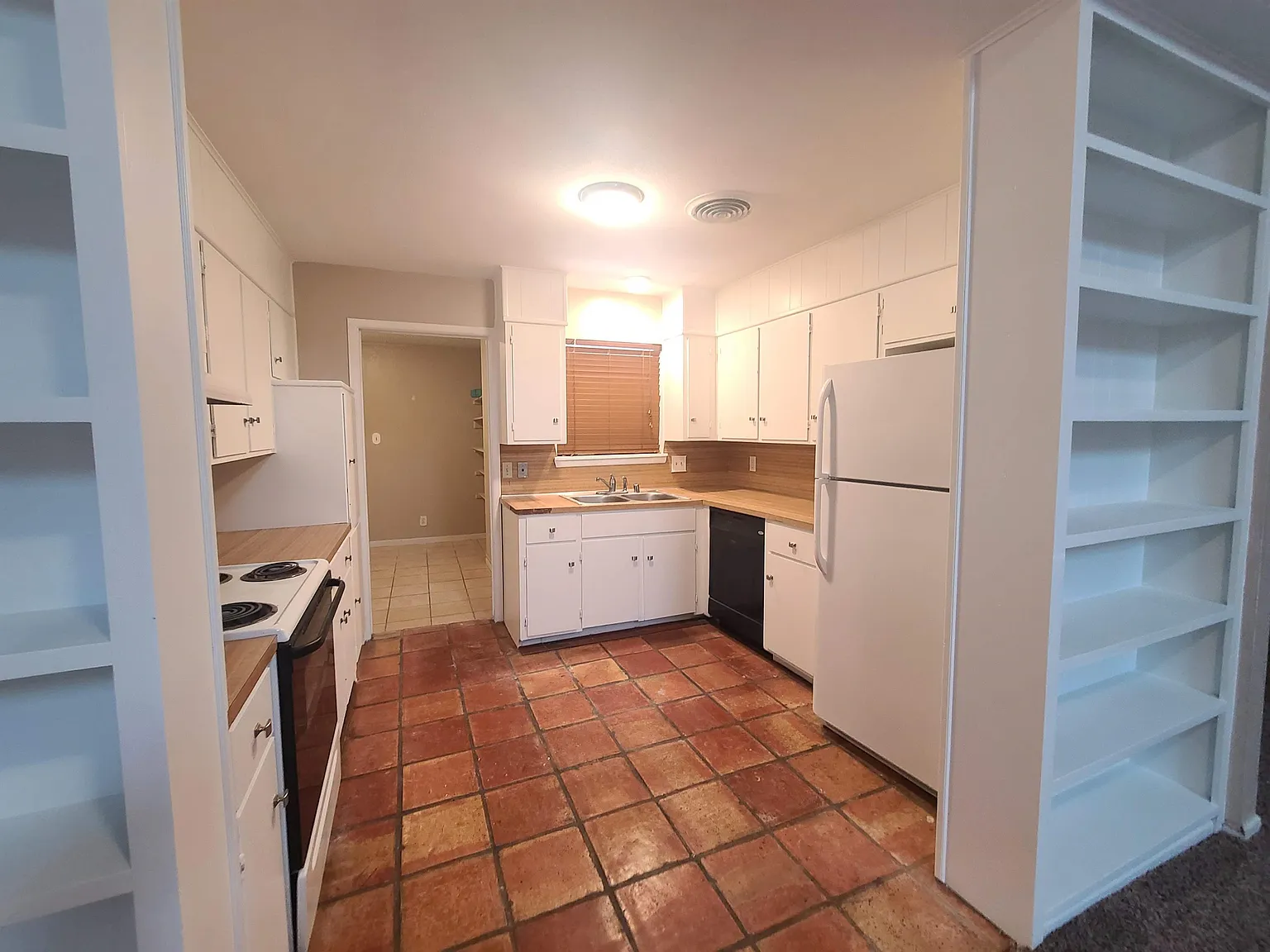2509 Haynes Dr - A — Photo 3