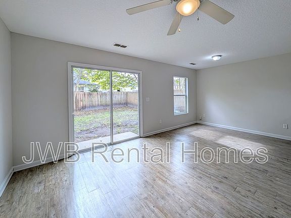 5th image of 8498 Jasper Ave