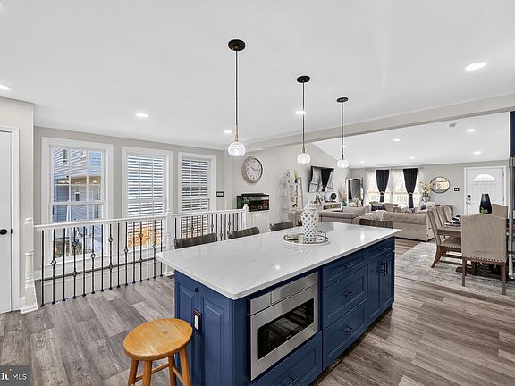 4th image of 74 Yew Rd