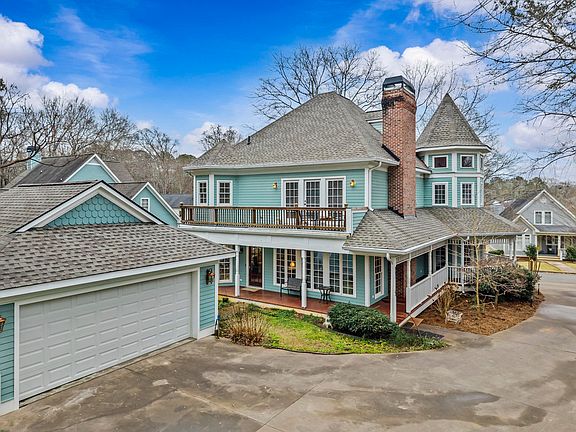 2nd image of 516 Hillside Rd