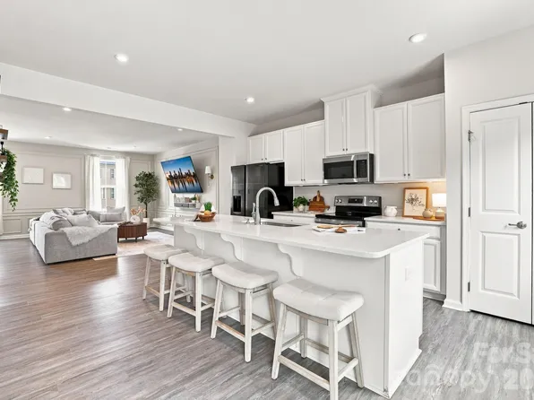 2595 Grantham Place Dr #111, Fort Mill, SC 29715