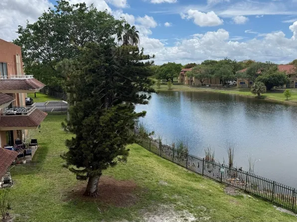 17530 NW 68th Ave, Hialeah, FL