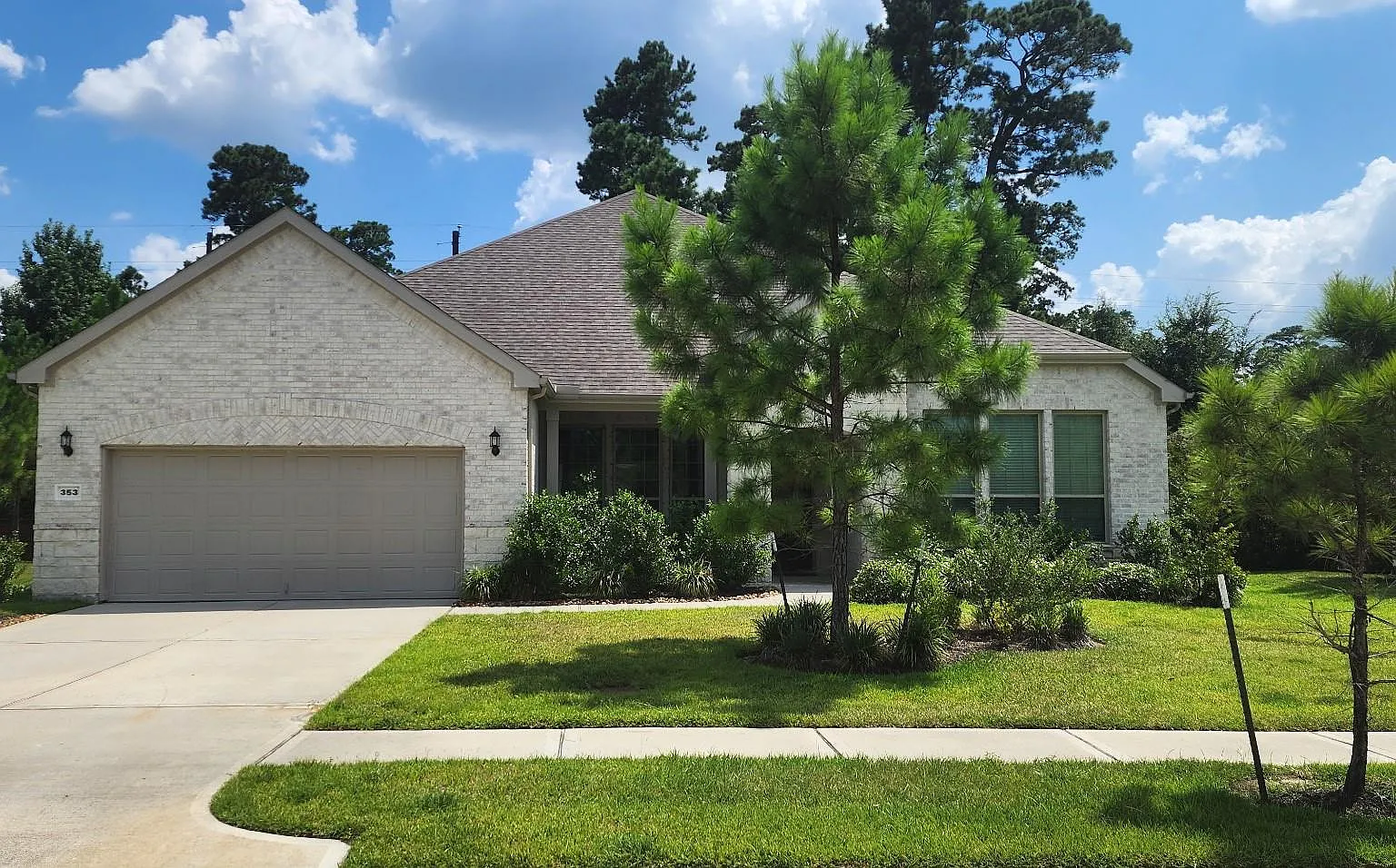 2 bed, 3.5 bath, 2825 sqft, $3,900 — Photo 1