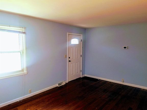 3rd image of 6009 Elbrook Ave