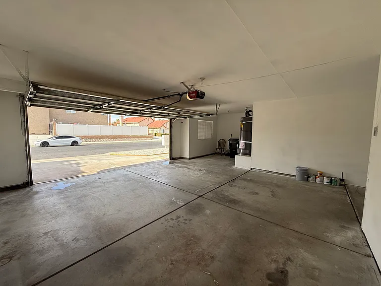 14819 Rosemary Dr — Photo 2
