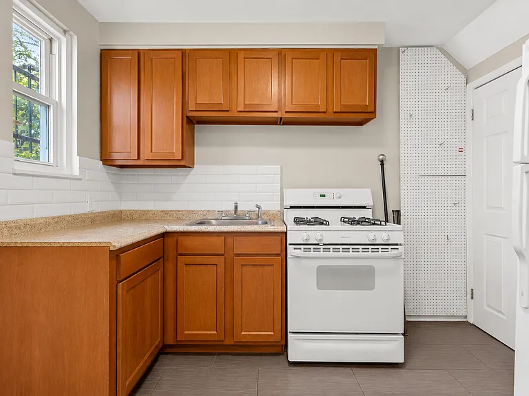 450 Marquette Dr — Photo 22