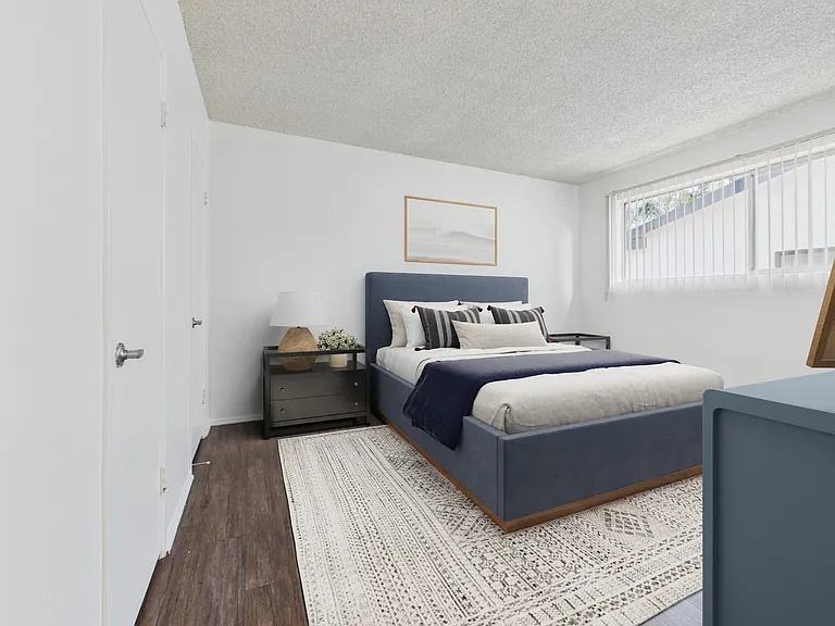 Sepulveda Apartments — Photo 19