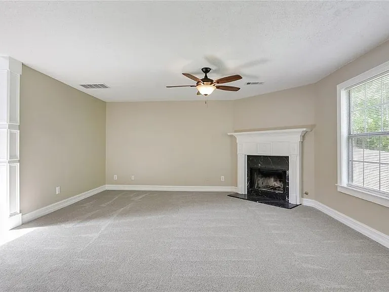 312 Eagle Way — Photo 8