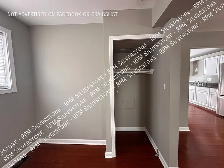 3113 Emmons Ave — Photo 10