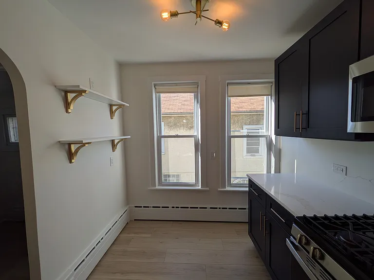 1516 Lee St — Photo 22