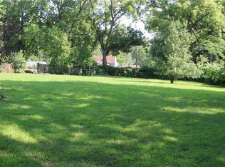 2811 NE Russell Rd, Kansas City, MO 64117