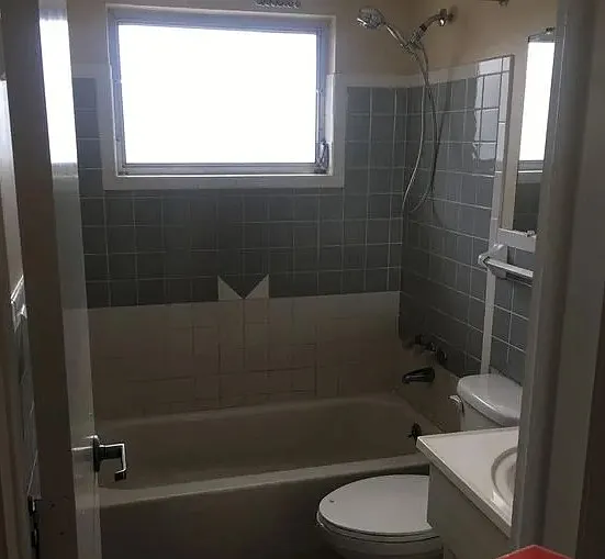 4050 Chesswood Dr — Photo 5