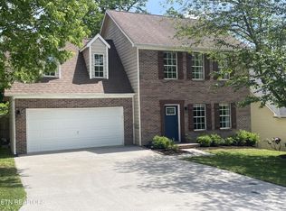 232 Dogwood Glen Ln, Powell, TN 37849