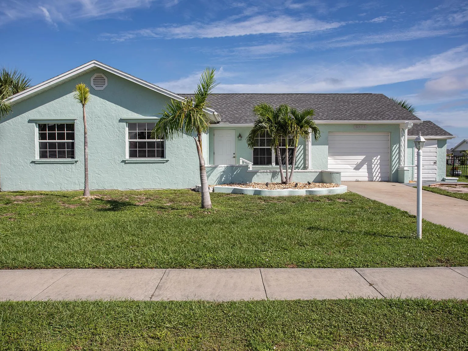 3 bed, 1427 sqft, $1,895 — Photo 3