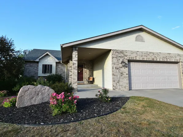 325 10th St NW, Byron, MN 55920