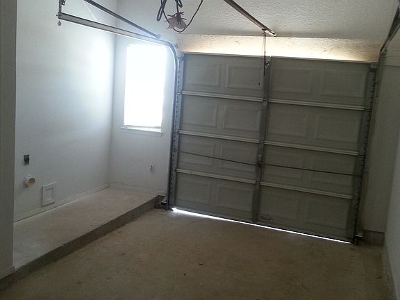 3rd image of 11076 Chippendale Ave