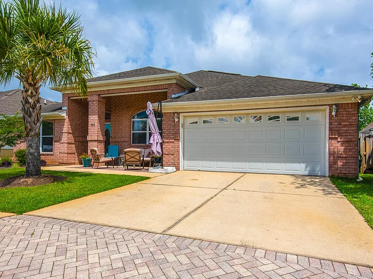 395 Camden Pass Ln — Photo 1