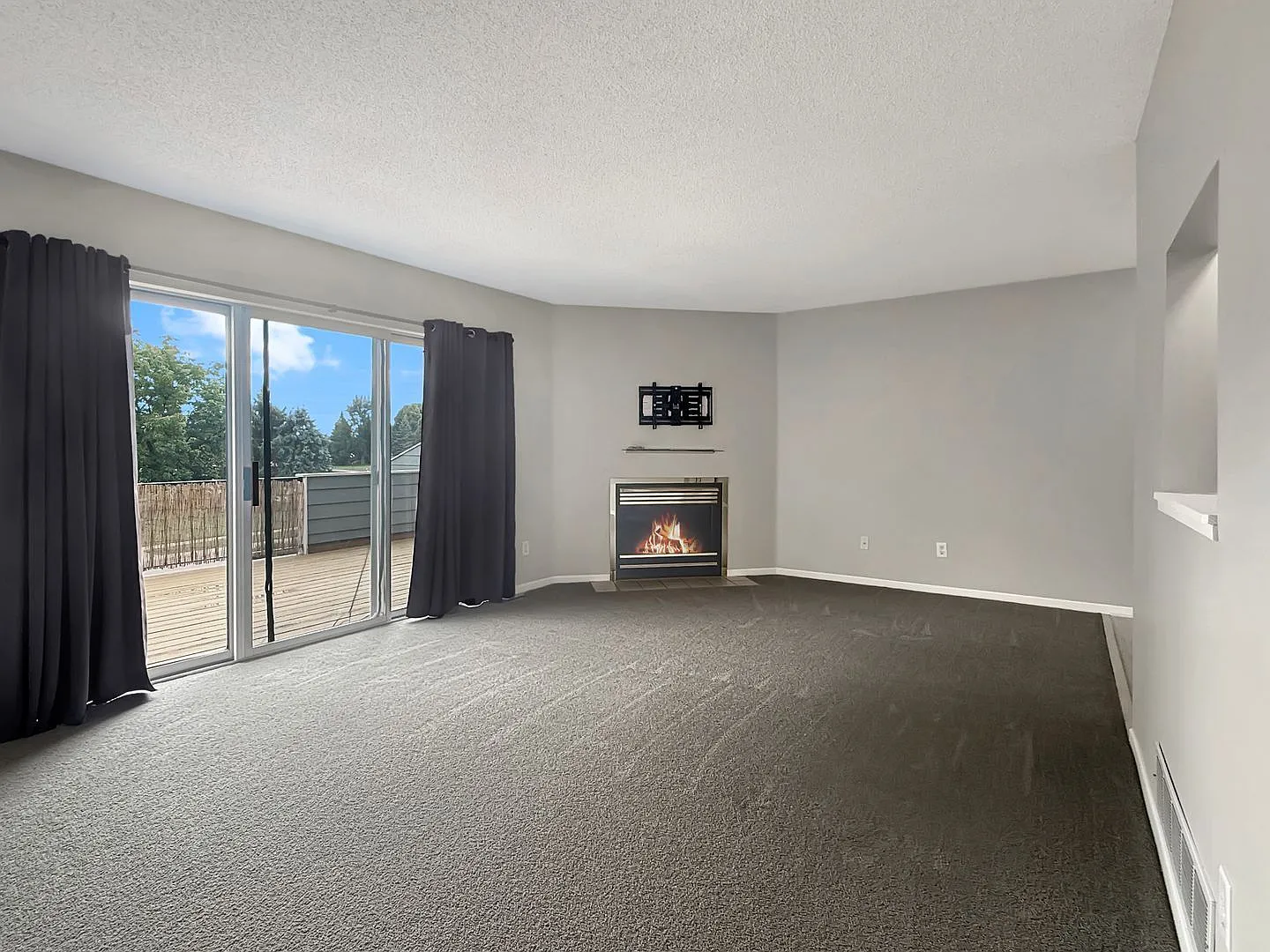 2 bed, 2.0 bath, 1525 sqft, $1,945 — Photo 4