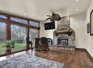 457 E Beacon Light Rd, Eagle, ID 83616