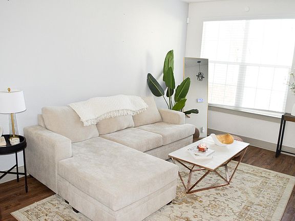 4th image of 12185 Chelsea Glen Pl