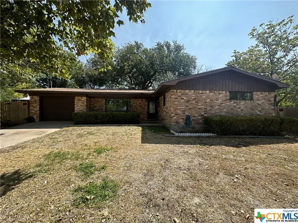 709 Lewis Dr, Burnet, TX 78611