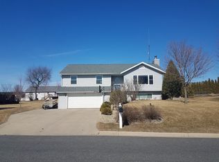 440 Valley View Dr, Poynette, WI 53955