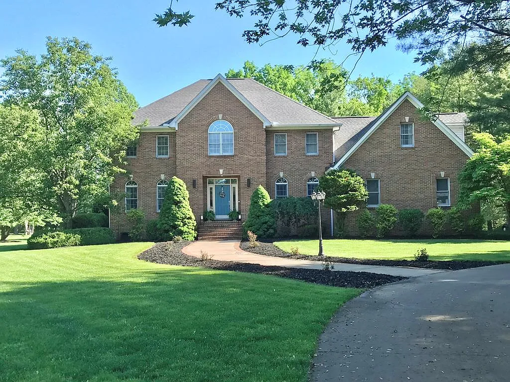 4 Timberlane Dr photo 1